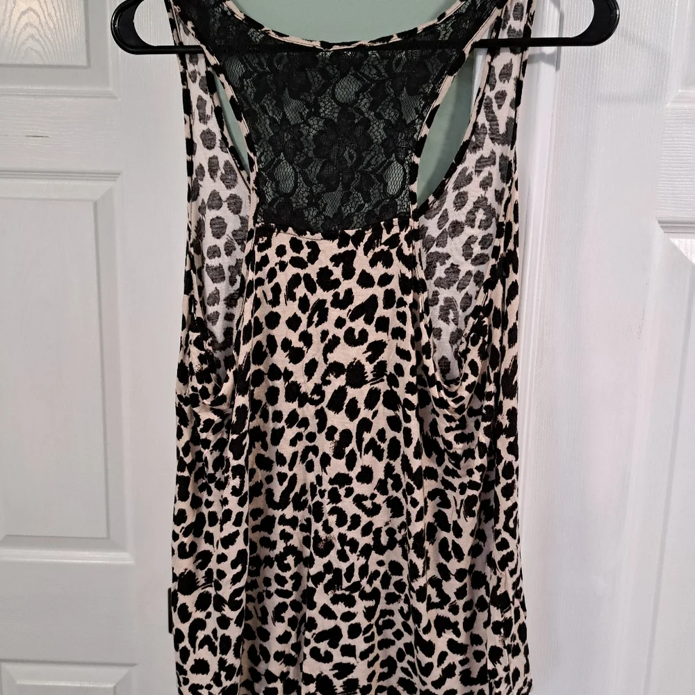 Tank - Picture 3 of 4